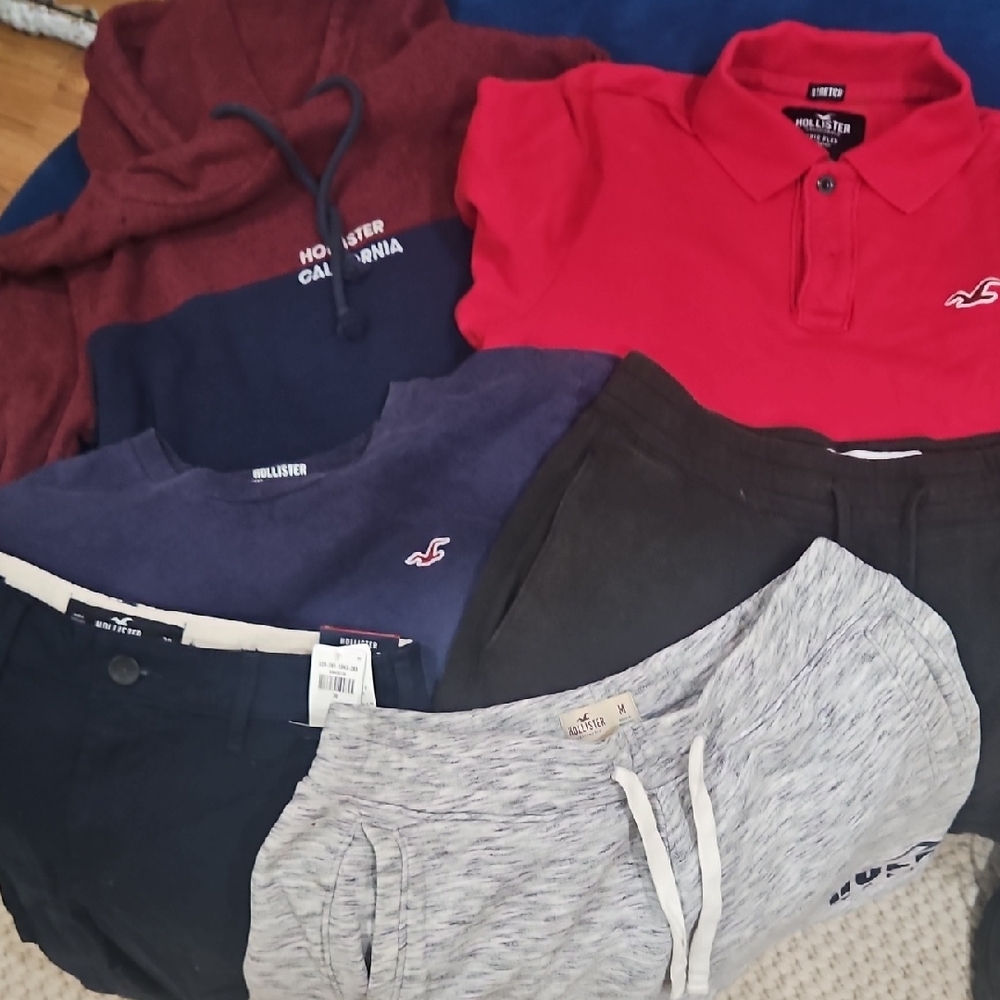 Hollister Lot Of Tees And Shorts